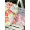 Une main de mariée avec un bouquet de 30 roses pleines d'étoiles - Page 1