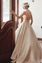 Robe de mariée A-ligne Salle des fêtes Naturel taille Satin Printemps - Page 2