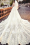 Robe de mariée aligne Traîne Longue Salle Chaussez Manche Aérienne - Page 3