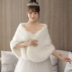 Robe de mariée imitation châle fourrure matelassée manteau chaud