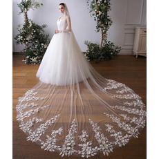 Église longue tête de champagne rose à la main en trois dimensions voile de pétale voile de mariée