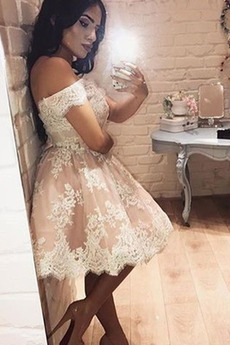 Robe de cocktail Couvert de Dentelle Fête A-ligne Balançoire