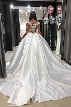 Robe de mariée Hiver Dentelle Traîne Courte Rosée épaule Salle des fêtes