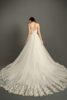 Robe de mariée Salle Epurée Décalcomanie Tulle Couvert de Dentelle