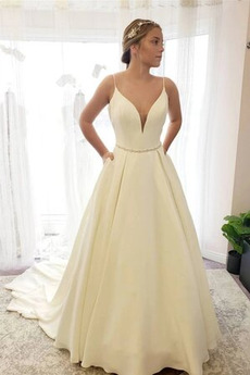 Robe de mariée Traîne Courte Formelle Sablier Satin De plein air