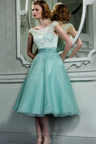 Robe de cocktail Gaze Naturel taille Organza Couvert de Dentelle - Page 1