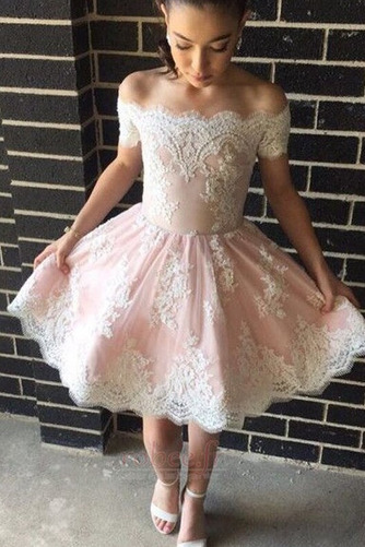 Robe de cocktail Couvert de Dentelle Fête A-ligne Balançoire - Page 1