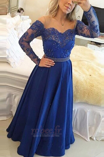 Robe de soirée A-ligne Satin Haut Bas Perle Col Bateau Manche Aérienne - Page 1