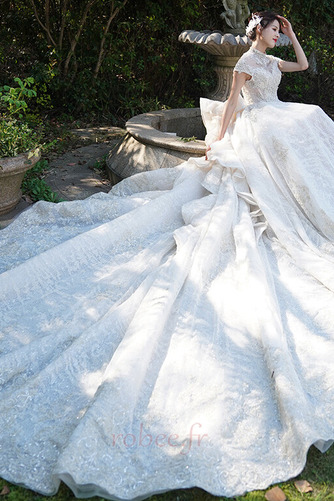 Robe de mariée Manche Courte Luxueux A-ligne Corsage Avec Bijoux - Page 3