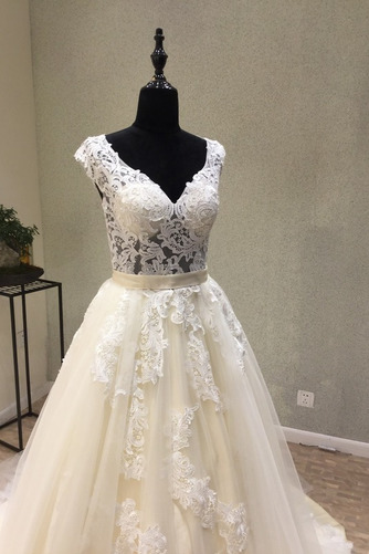 Robe de mariée Dentelle a ligne Triangle Inversé Printemps Milieu - Page 3