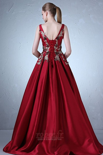 Robe de soirée Décalcomanie Train de petit Laçage Col Bateau - Page 2