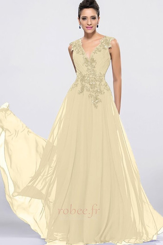 Robe de soirée Col en V Médium Naturel taille Couvert de Dentelle - Page 11