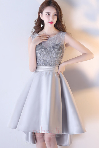 Robe de cocktail Satin Lacez vers le haut Couvert de Dentelle - Page 3