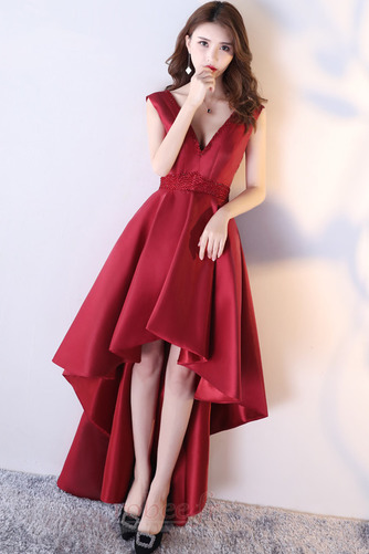 Robe de bal Formelle Froid Haut Bas Satin Asymétrique Ballon - Page 1