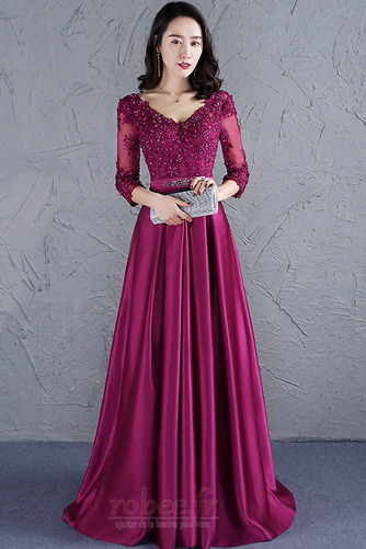 Robe de soirée Soie Perle Traîne Courte Couvert de Dentelle 3/4 Manche - Page 1