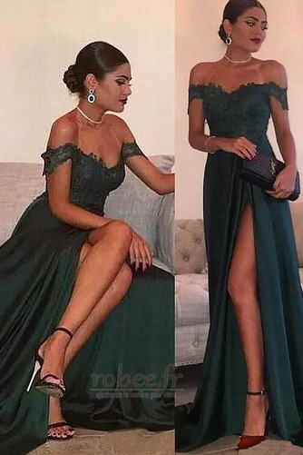 Robe de soirée A-ligne Ouverture Frontale Couvert de Dentelle - Page 3