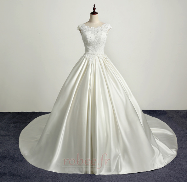Robe De Mariée Princesse Eglise Traîne Longue Manche Courte